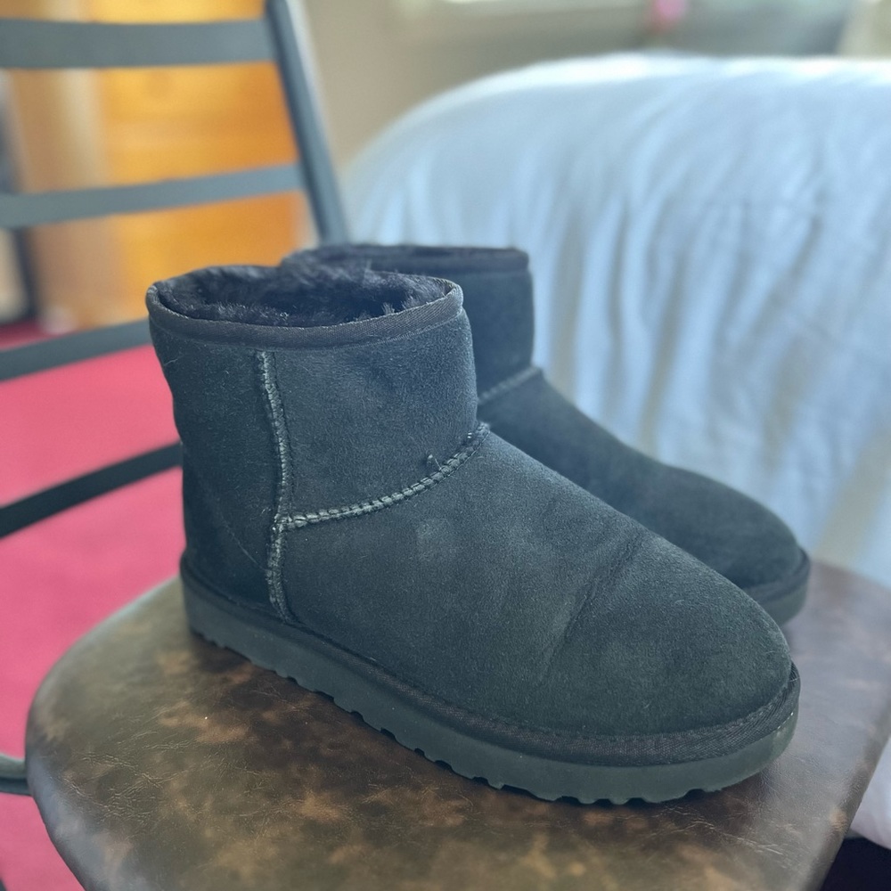 UGG women’s classic mini